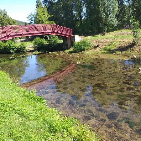 Πανσιόν Le Sourire Du Troubadour - 8 - Baignade A 300 M - Salle De Jeux - Poele A Bois Daglan